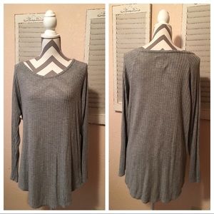 Long sleeve grey sweater